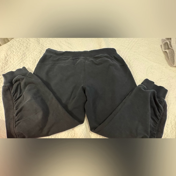 LULULEMON RARE old school capri sweatpants - Picture 3 of 7